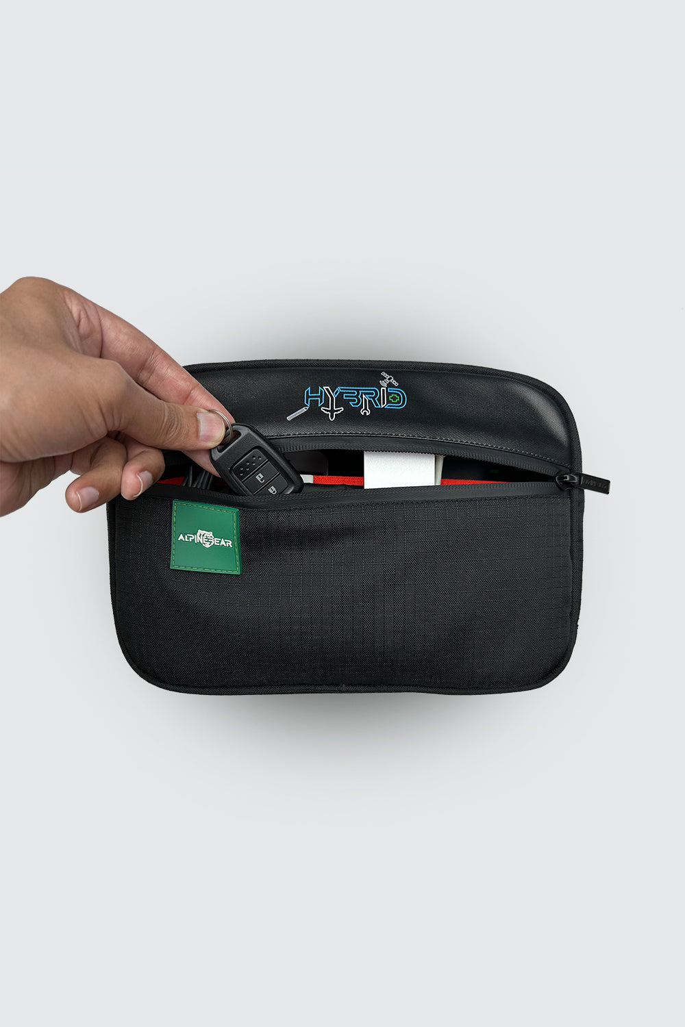 Tech Pouch Hybrid